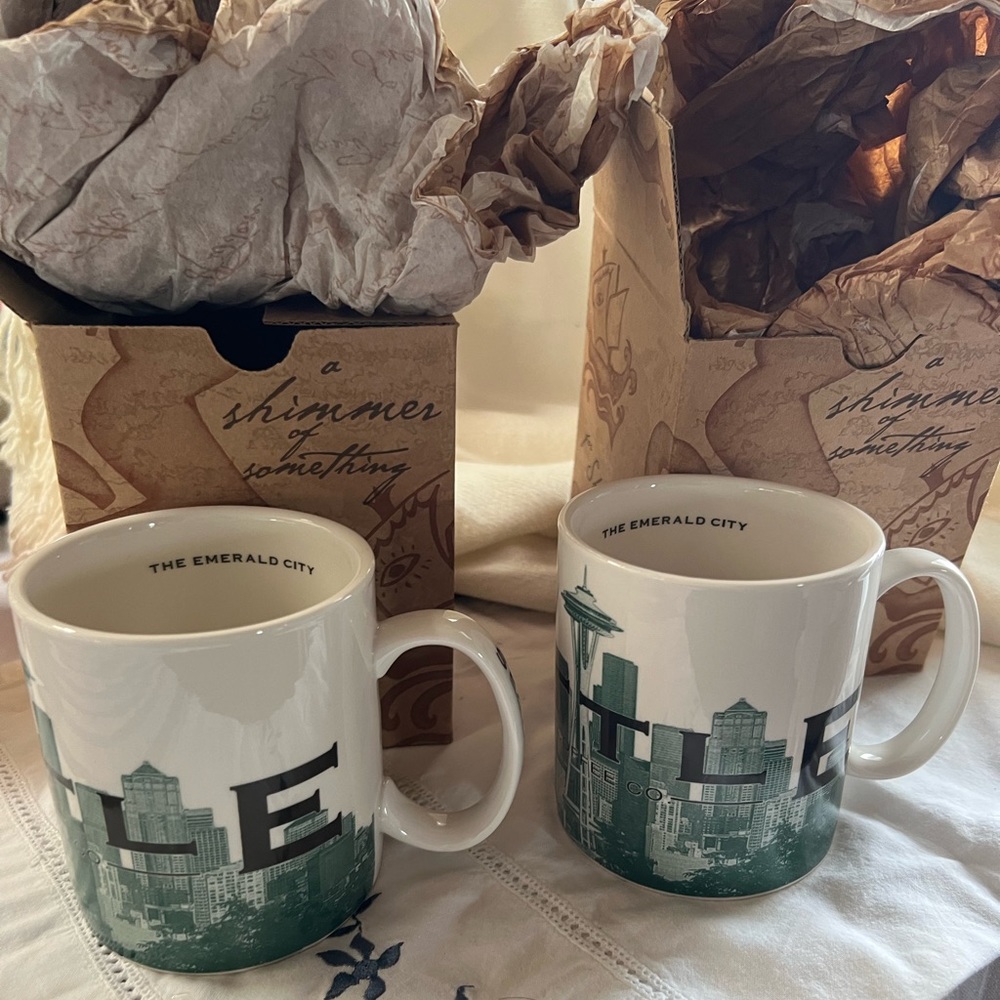 2 STARBUCKS Seattle Collector Series 2010 16oz Mugs